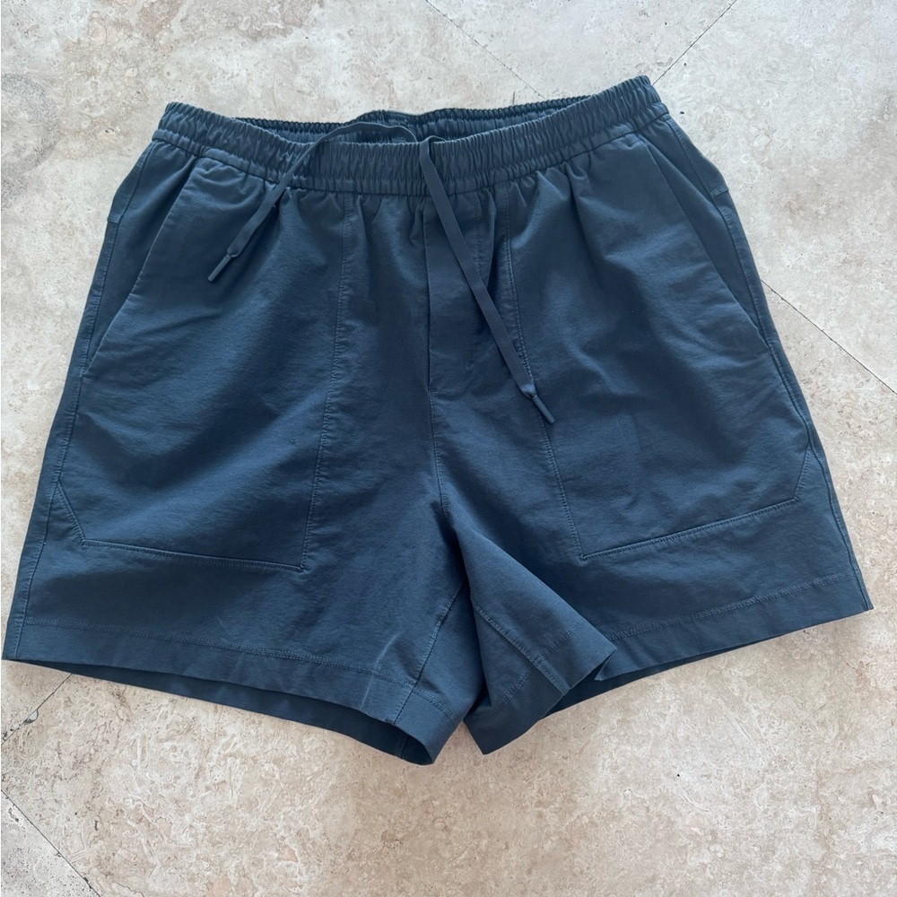 Lululemon Athletica Black Athletic Shorts with Elastic Waistband
